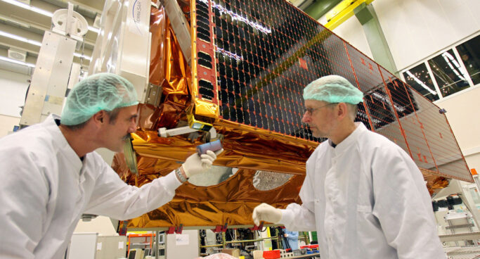 csm_EADS_Satellit_bau_dpa_9408468_2434x1310_93a74212eb