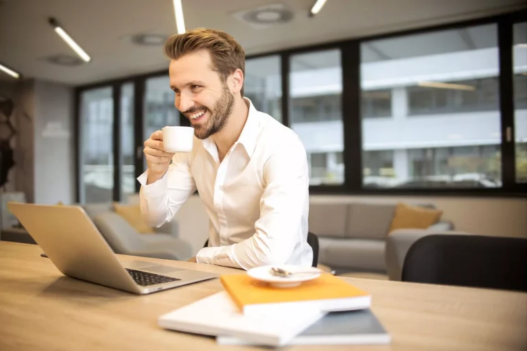 books-break-coffee-927451-1-1800×1282