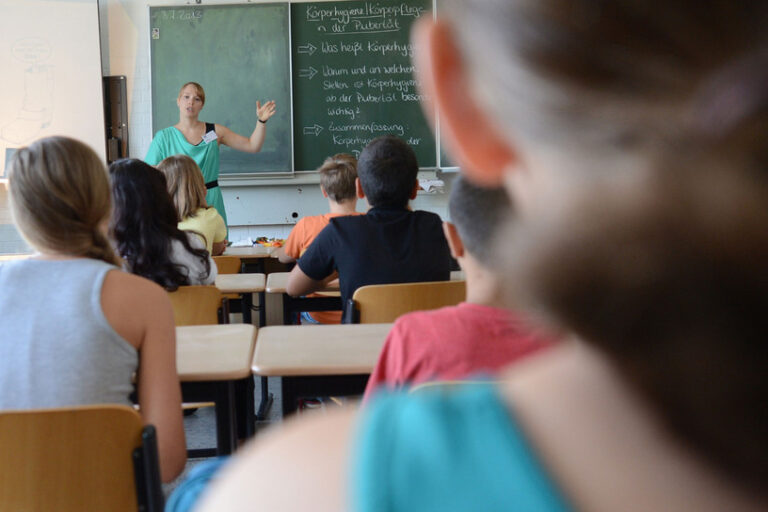 csm_Unterricht-Schule_dpa_40898872_2434x1310_dbab41b5ac