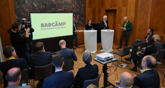 csm_230203_BARCAEMP_Foto-R.Thiele_04_2434x1310_54bf592ee3