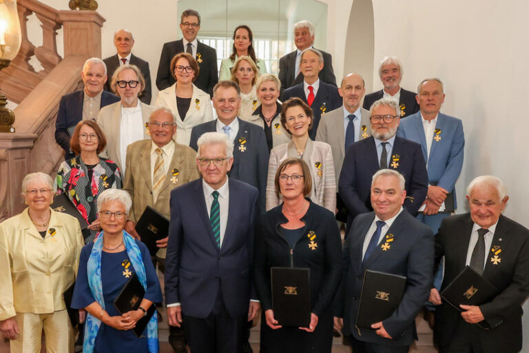 csm_230422_VerdienstordenBW_006_2434x1310_5fab54d463