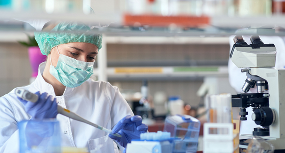 csm_Labor_Untersuchung_Forschung_Gesundheit_luckybusiness_AdobeStock_330189630_2434x1310_a178ce5e64_76106ce65a345825505bf600cef0b327