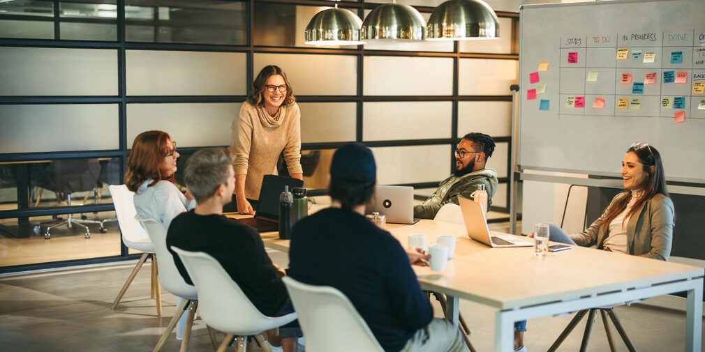 csm_240430_Arbeit_Start-up_AdobeStock_748460691_Jacob-Lund_2434x1310_c2cce2647f