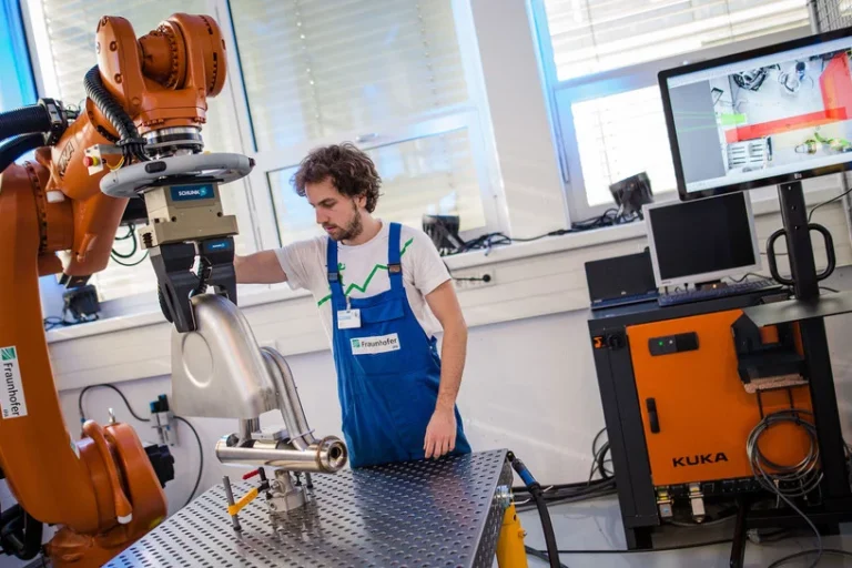 csm_191002_Wissenschaft_Fraunhofer_dpa_87724475_2434x1310_f8df78a4c4