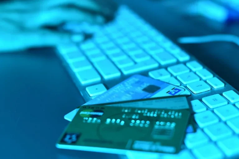 csm_Symbolbild_Cybercrime_Internetkriminalitaet_dpa_105544394_2434x1310_7f666f7a1e