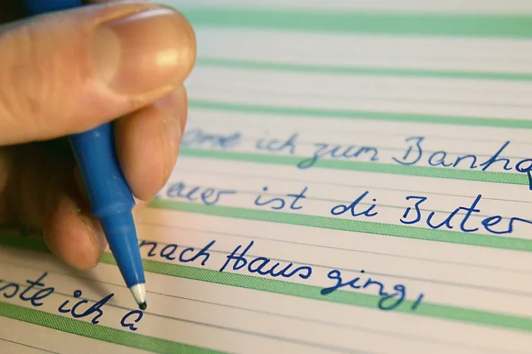 csm_070227_Analphabetismus_dpa_38712122_2434x1310_4db1eea7a4