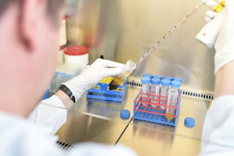 csm_160519_Krebsforschung_NCT_132809861_dpa_2434x1310_81b3f350f9